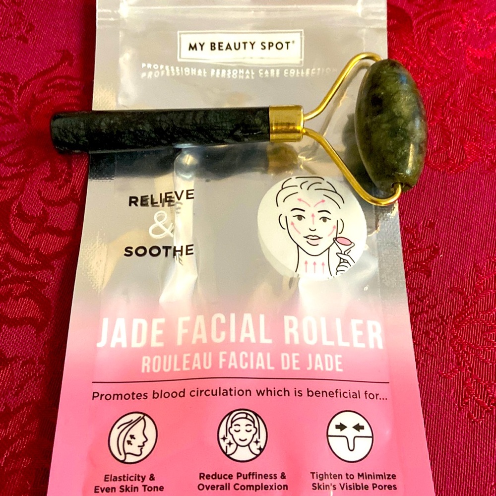Jade Facial Roller - Green